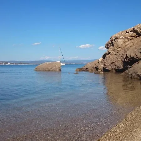 Hyerol Pour 4 Personnes Avec Parking Proche Des Plages Et Restaurants A * Hyeres