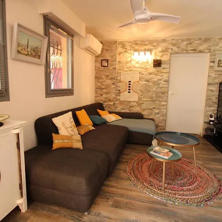 Hyerol Pour 4 Personnes Avec Parking Proche Des Plages Et Restaurants A Апартаменты Йер