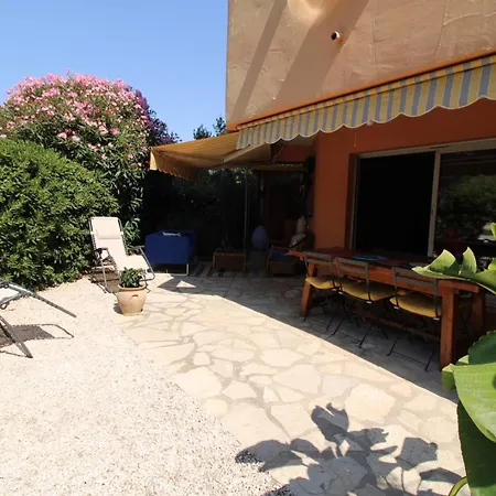 Hyerol Pour 4 Personnes Avec Parking Proche Des Plages Et Restaurants A Йер