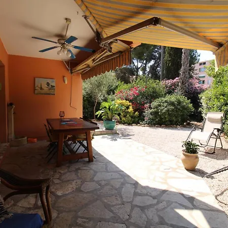 Hyerol Pour 4 Personnes Avec Parking Proche Des Plages Et Restaurants A Hyeres