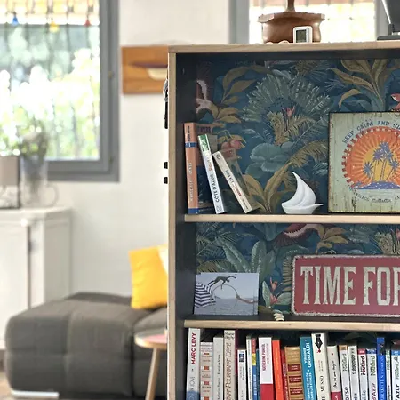 Hyerol Pour 4 Personnes Avec Parking Proche Des Plages Et Restaurants A Lejlighed