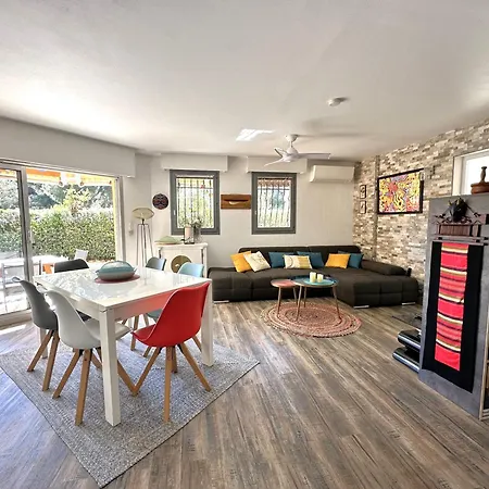 Hyerol Pour 4 Personnes Avec Parking Proche Des Plages Et Restaurants A Lejlighed *