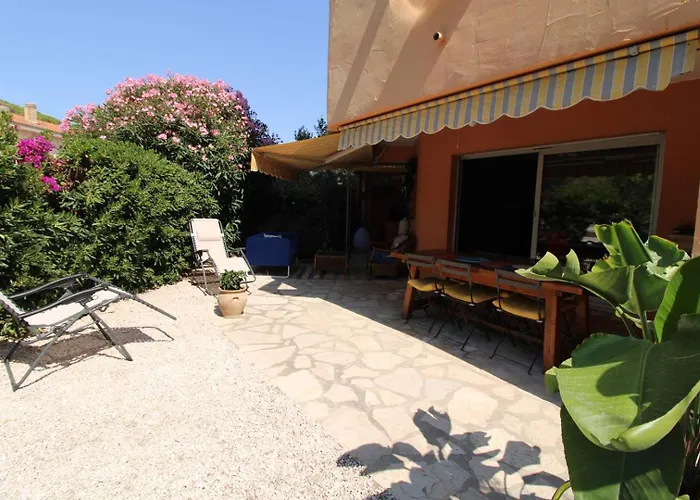 Hyerol Pour 4 Personnes Avec Parking Proche Des Plages Et Restaurants à Hyères