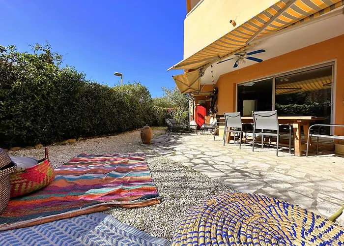 Hyerol Pour 4 Personnes Avec Parking Proche Des Plages Et Restaurants A Hyères