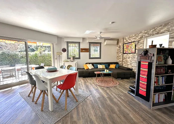 Hyerol Pour 4 Personnes Avec Parking Proche Des Plages Et Restaurants A Lejlighed *