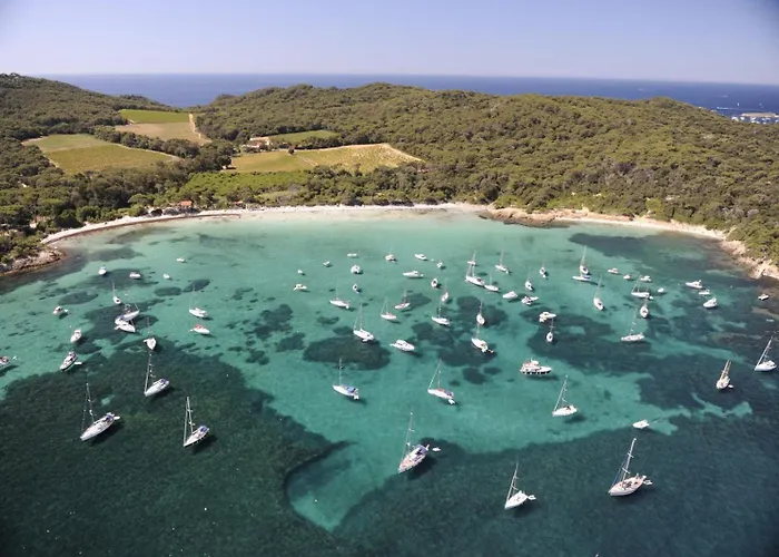 Appartamento Hyerol Pour 4 Personnes Avec Parking Proche Des Plages Et Restaurants à *